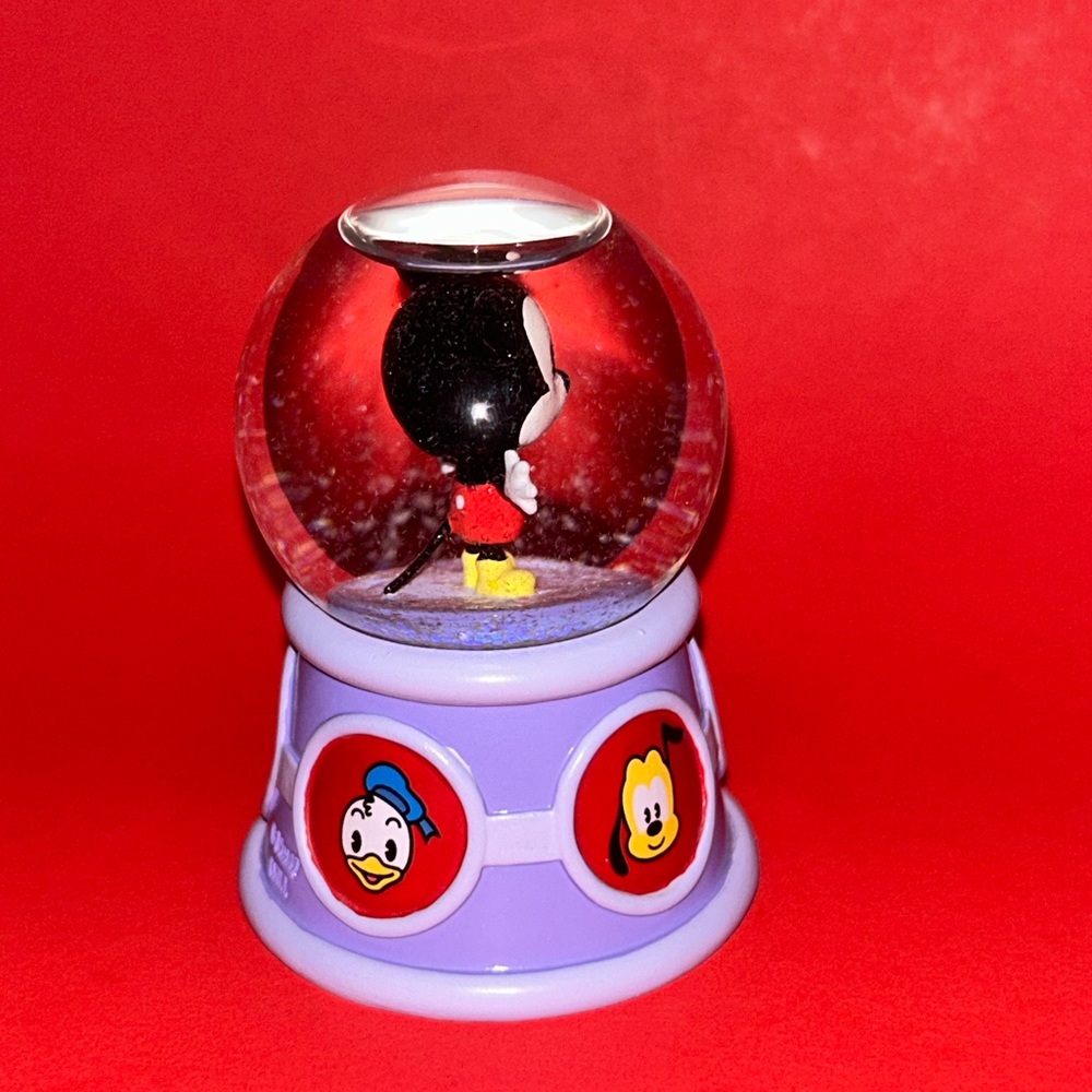 Adorable Mickey Mouse Miniature Snow Globe Cute Disney World Decor Sparkly‎ - Picture 4 of 4